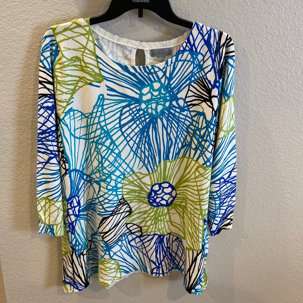 JOSEPH A. Knit top size L
